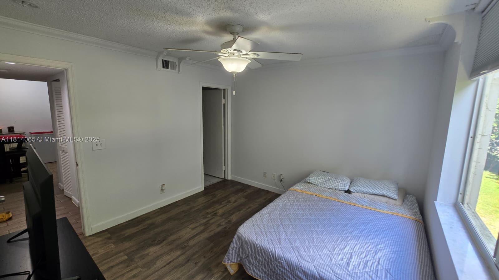 WINDWARD LAKES CONDO - Residential