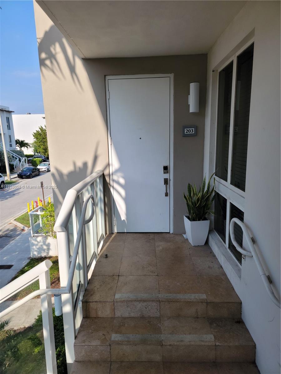 LANDMARK AT DORAL CONDO - Residential