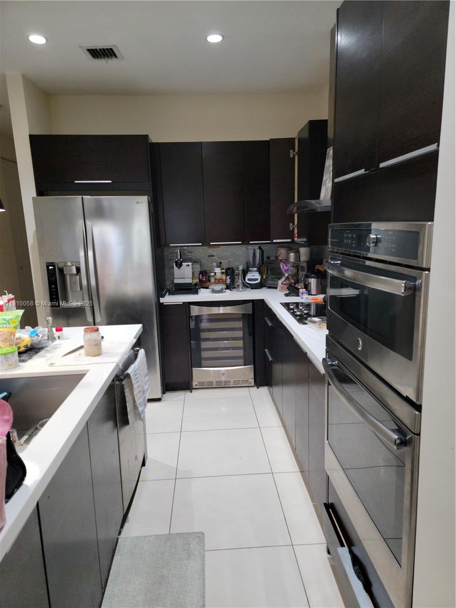 LANDMARK AT DORAL CONDO - Residential