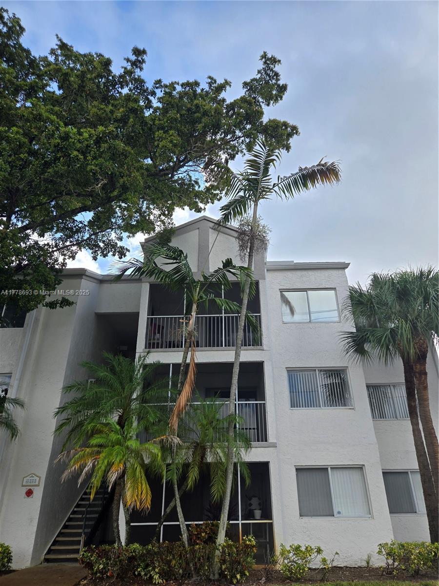 Rental Property at 5780 Rock Island Rd 363, Tamarac, Broward County, Florida - Bedrooms: 1 
Bathrooms: 1  - $1,750 MO.