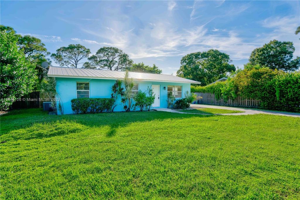 Photo of 8856 SE Sunset Dr, Hobe Sound, FL 33455 (MLS # A11440116)