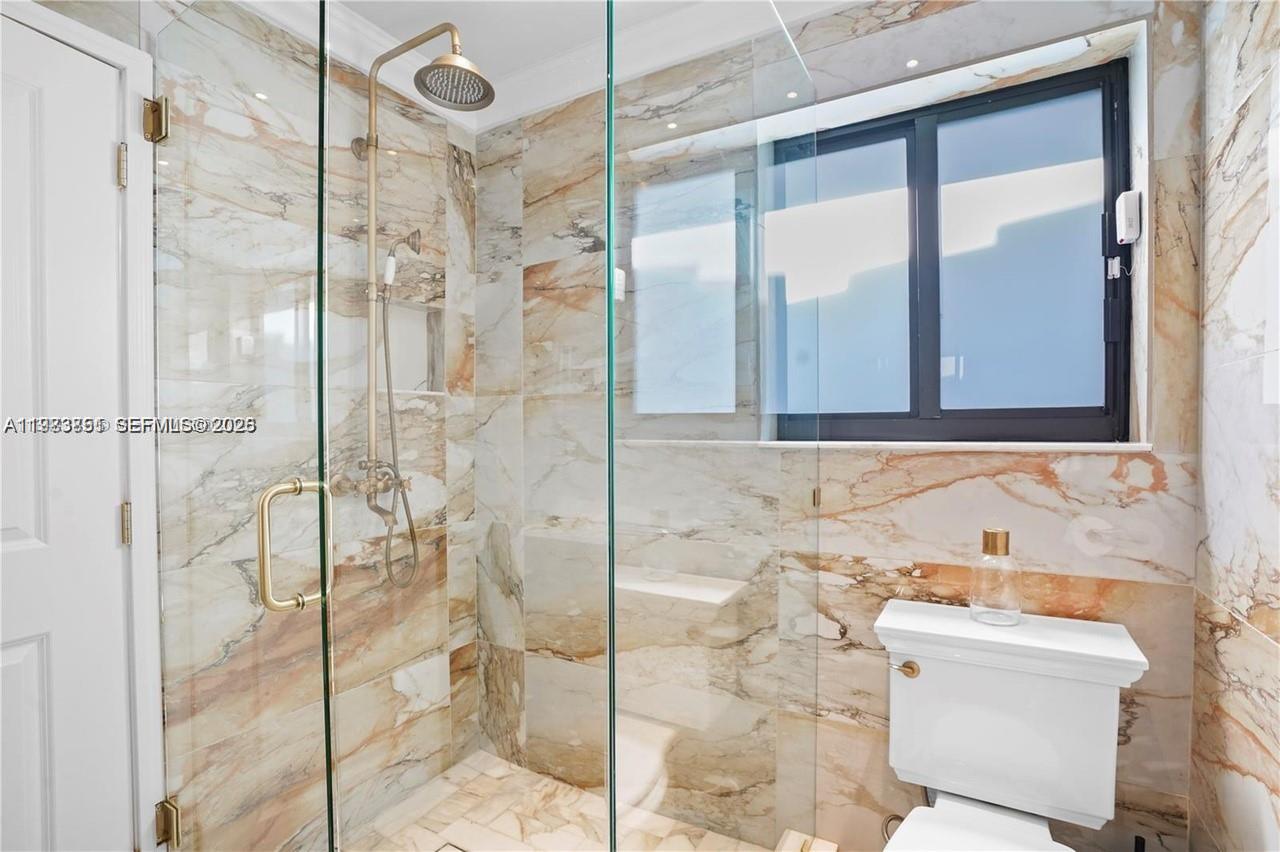 BISCAYNE POINT - Residential Lease