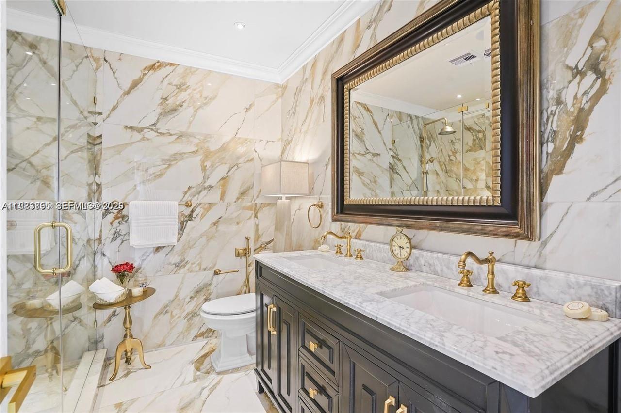 BISCAYNE POINT - Residential Lease