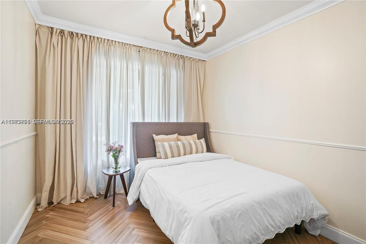 BISCAYNE POINT - Residential Lease