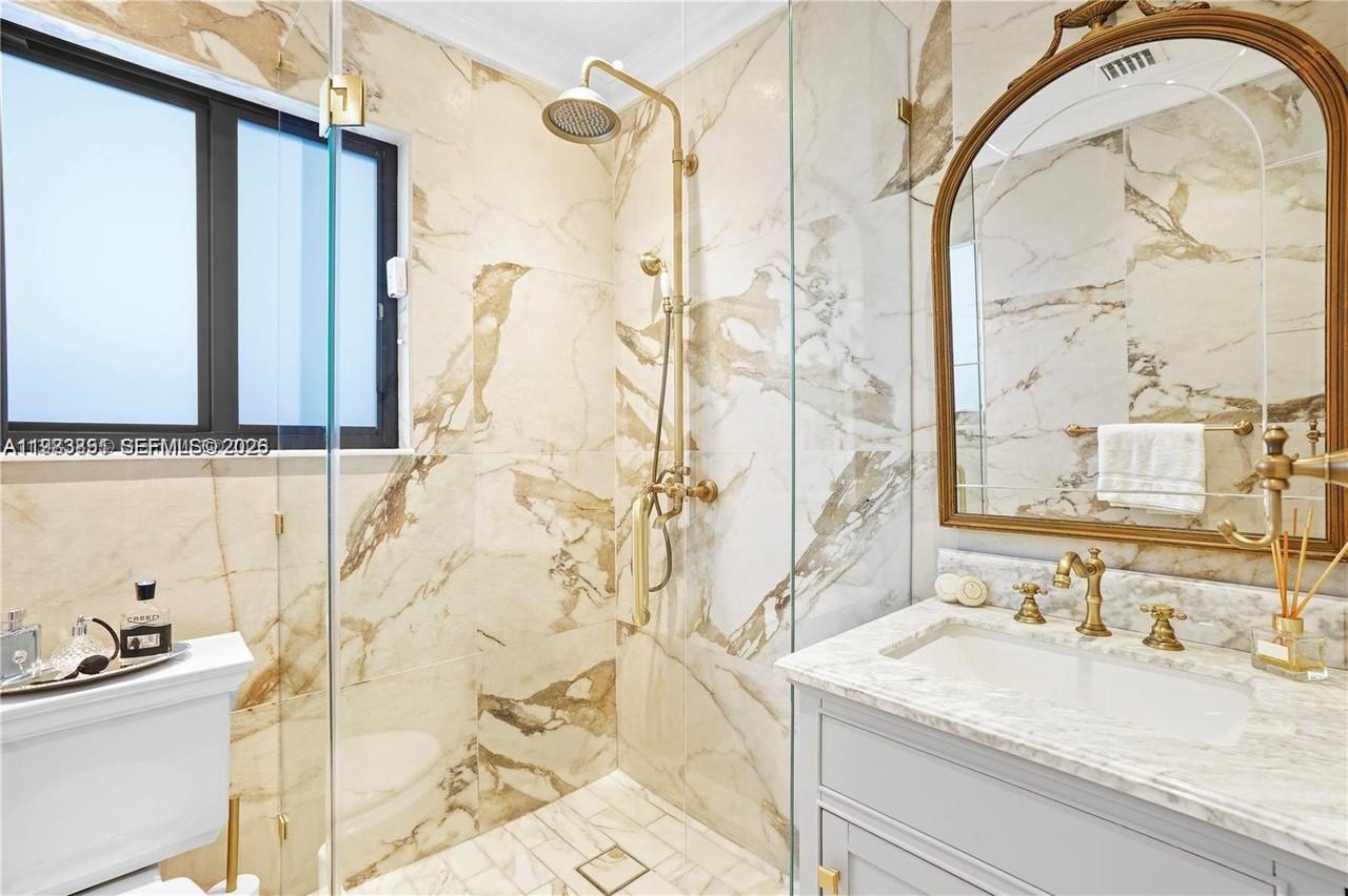 BISCAYNE POINT - Residential Lease