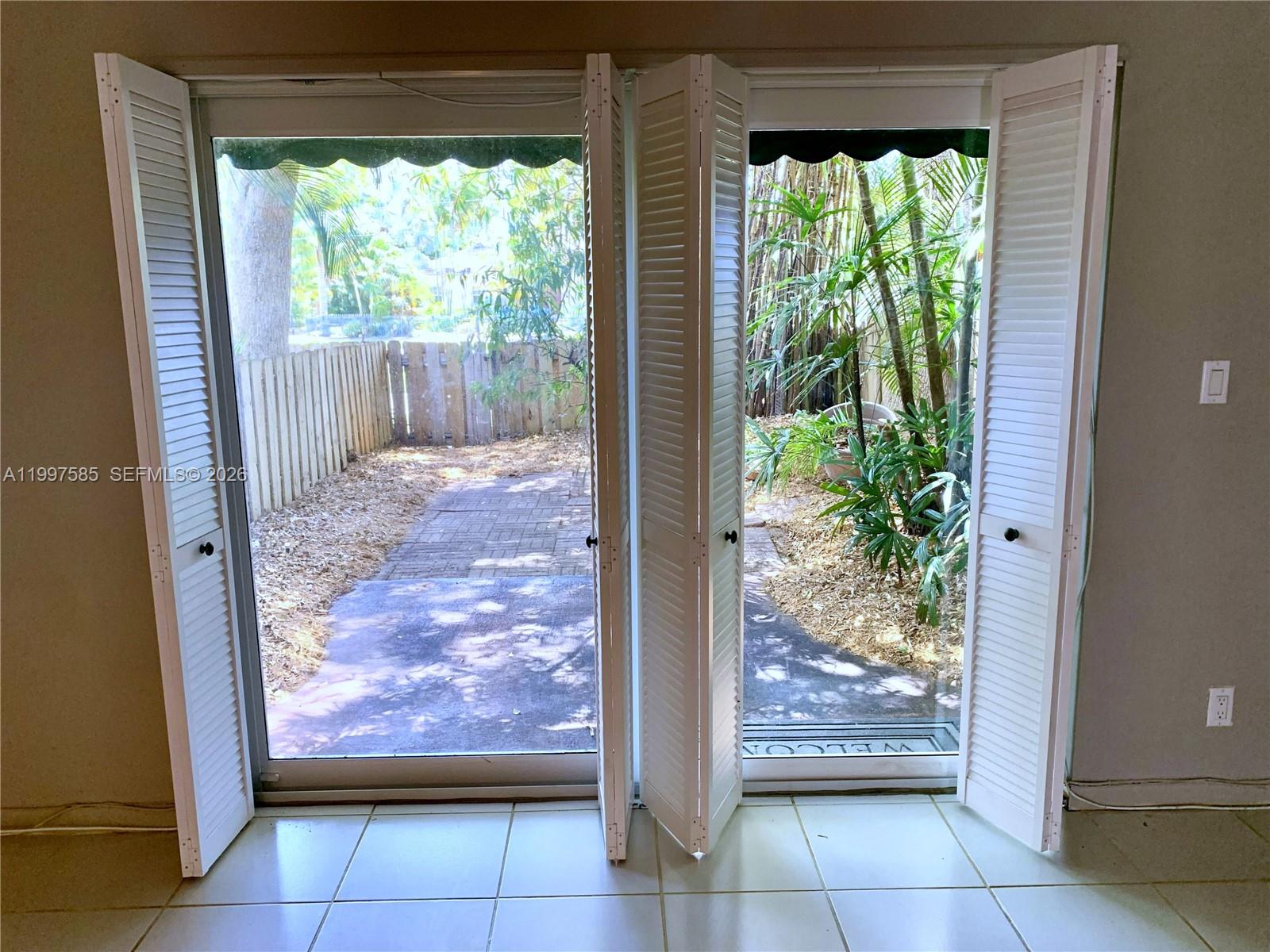 SANTA BARBARA TOWNHOMES C - Residential