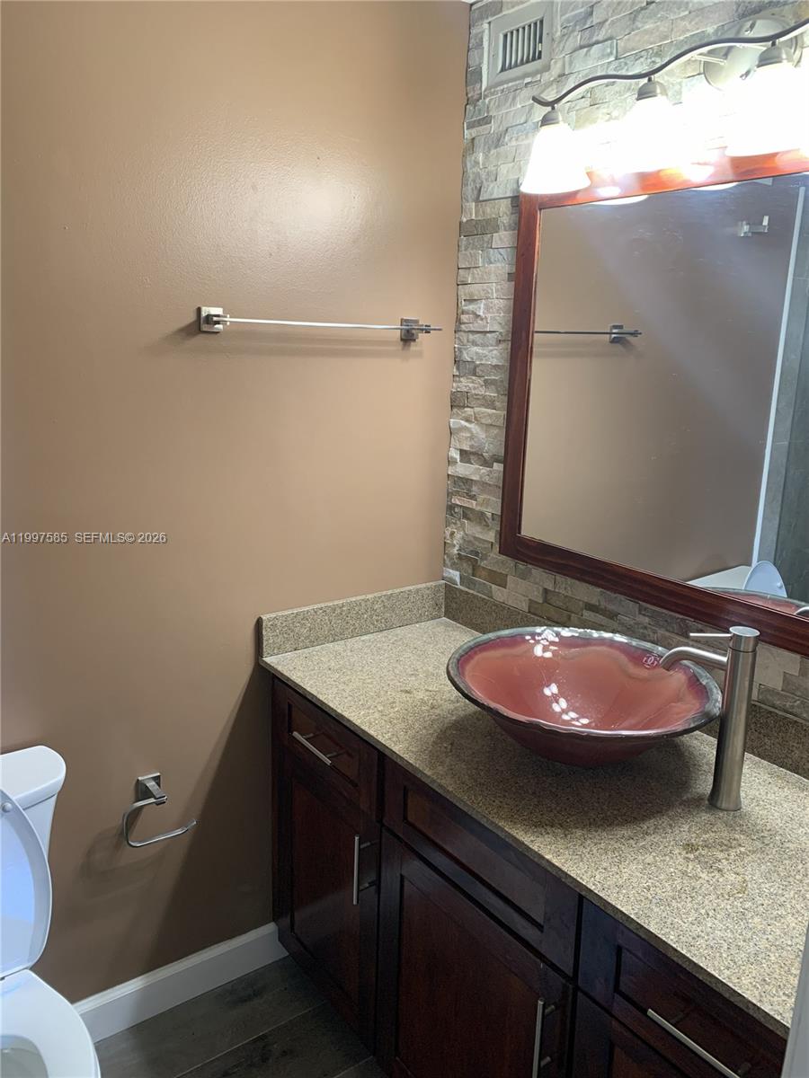 SANTA BARBARA TOWNHOMES C - Residential