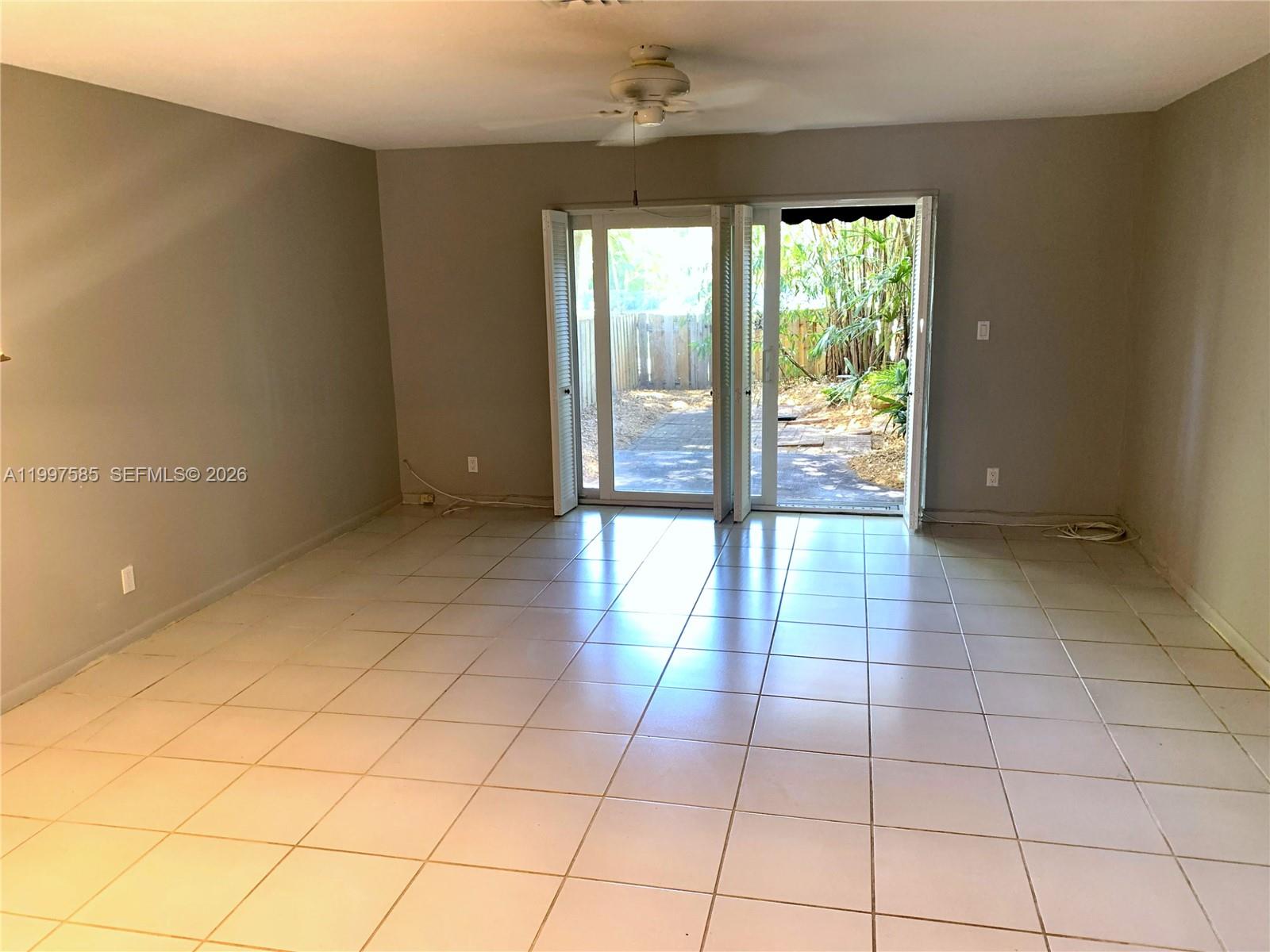 SANTA BARBARA TOWNHOMES C - Residential