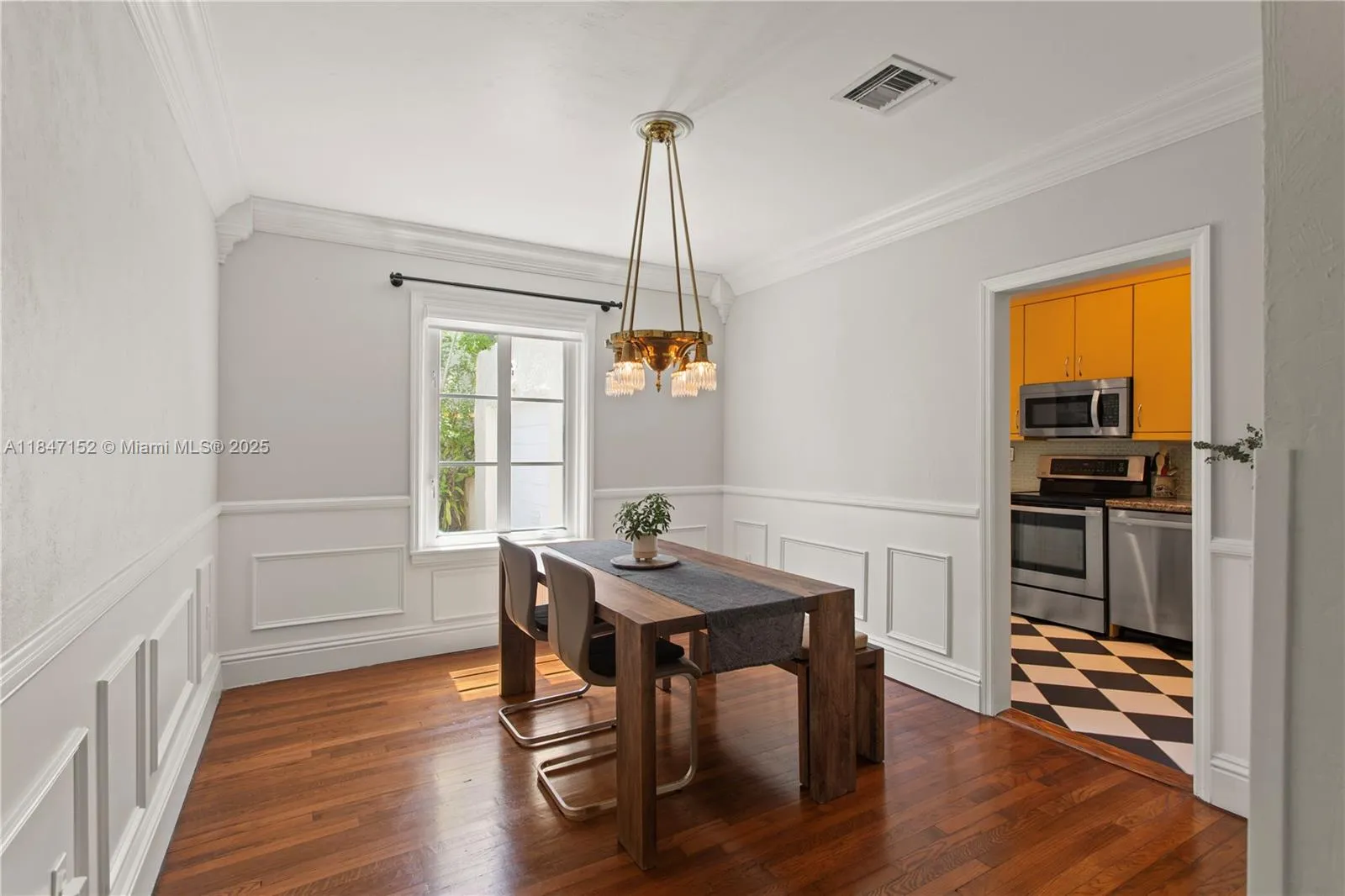 Coral Gables, Florida 33134, United States, 3 Bedrooms Bedrooms, ,3 BathroomsBathrooms,Residential,Active,178622