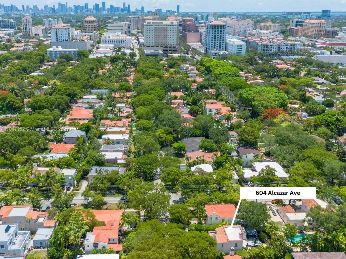 Coral Gables, Florida 33134, United States, 3 Bedrooms Bedrooms, ,3 BathroomsBathrooms,Residential,Active,178622