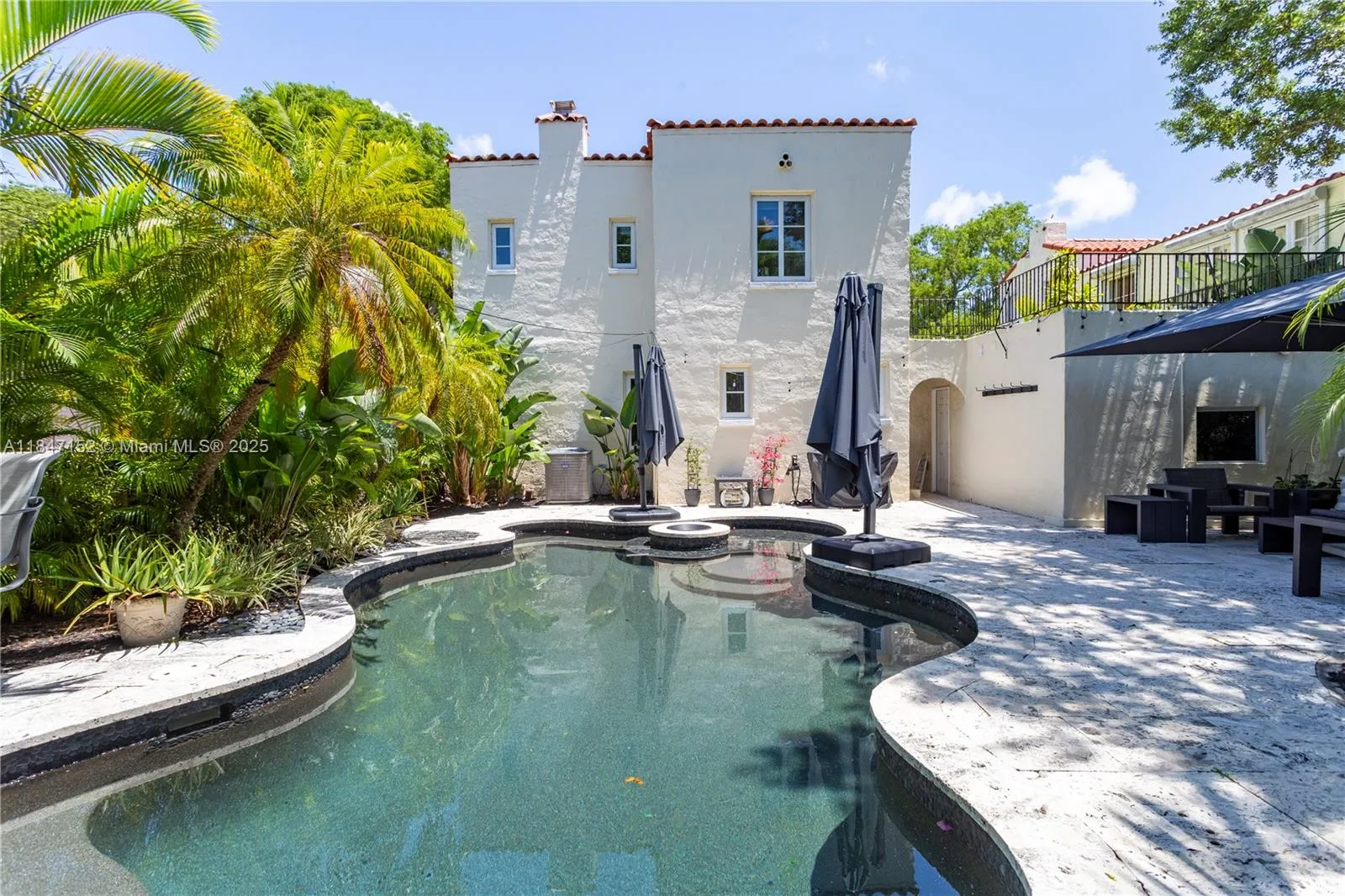 Coral Gables, Florida 33134, United States, 3 Bedrooms Bedrooms, ,3 BathroomsBathrooms,Residential,Active,178622
