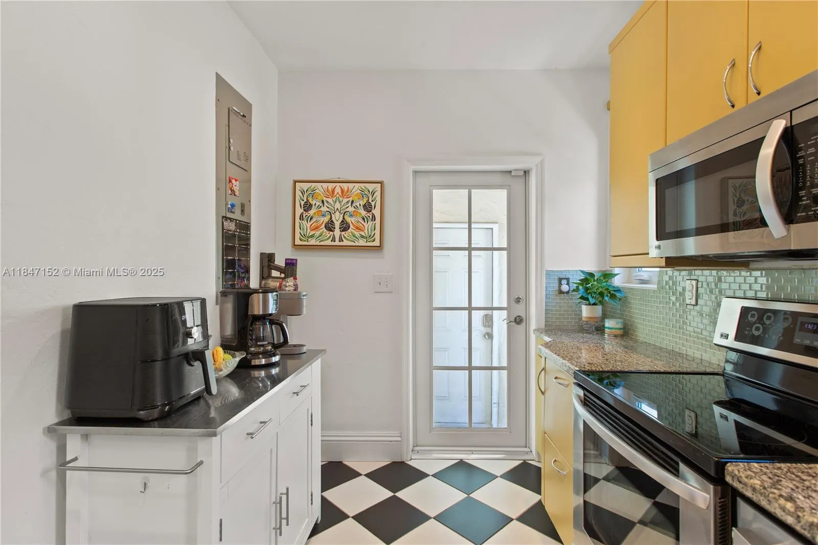 Coral Gables, Florida 33134, United States, 3 Bedrooms Bedrooms, ,3 BathroomsBathrooms,Residential,Active,178622