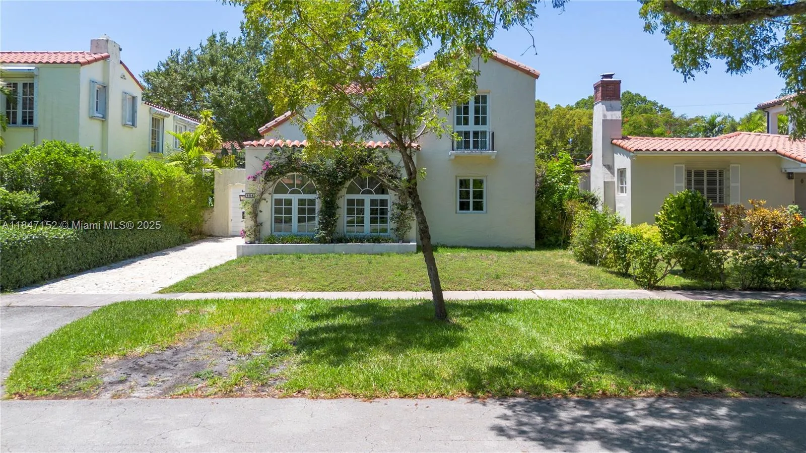 Coral Gables, Florida 33134, United States, 3 Bedrooms Bedrooms, ,3 BathroomsBathrooms,Residential,Active,178622