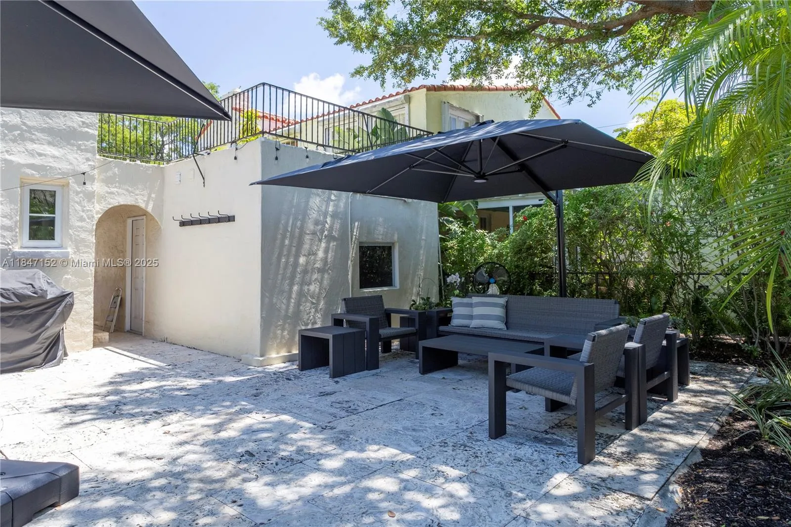 Coral Gables, Florida 33134, United States, 3 Bedrooms Bedrooms, ,3 BathroomsBathrooms,Residential,Active,178622