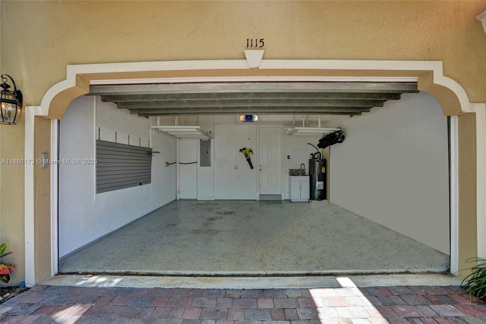 1115 NE 14th Ave