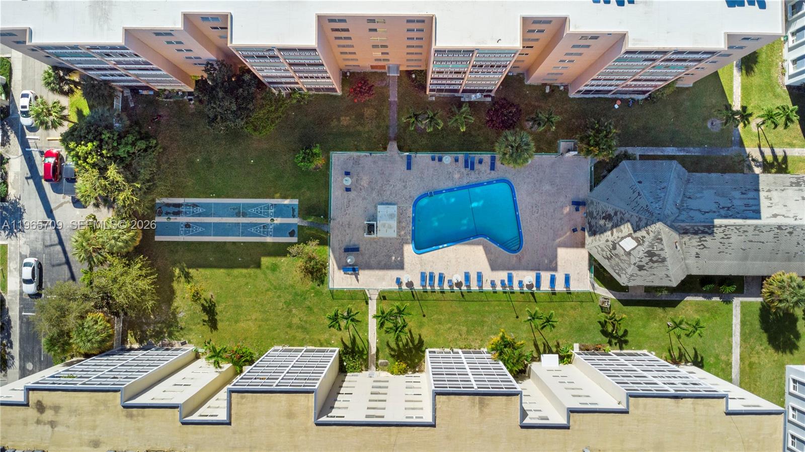 MEADOWBROOK TOWERS CONDO - Residential