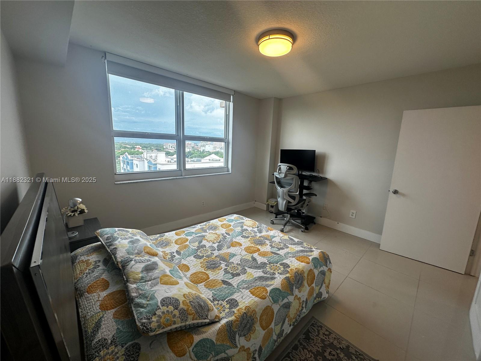DA VINCI ON DOUGLAS CONDO - Residential Lease