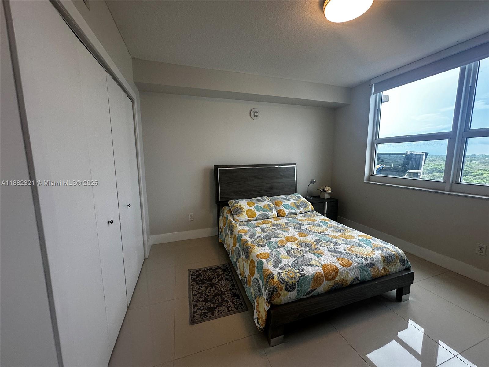 DA VINCI ON DOUGLAS CONDO - Residential Lease