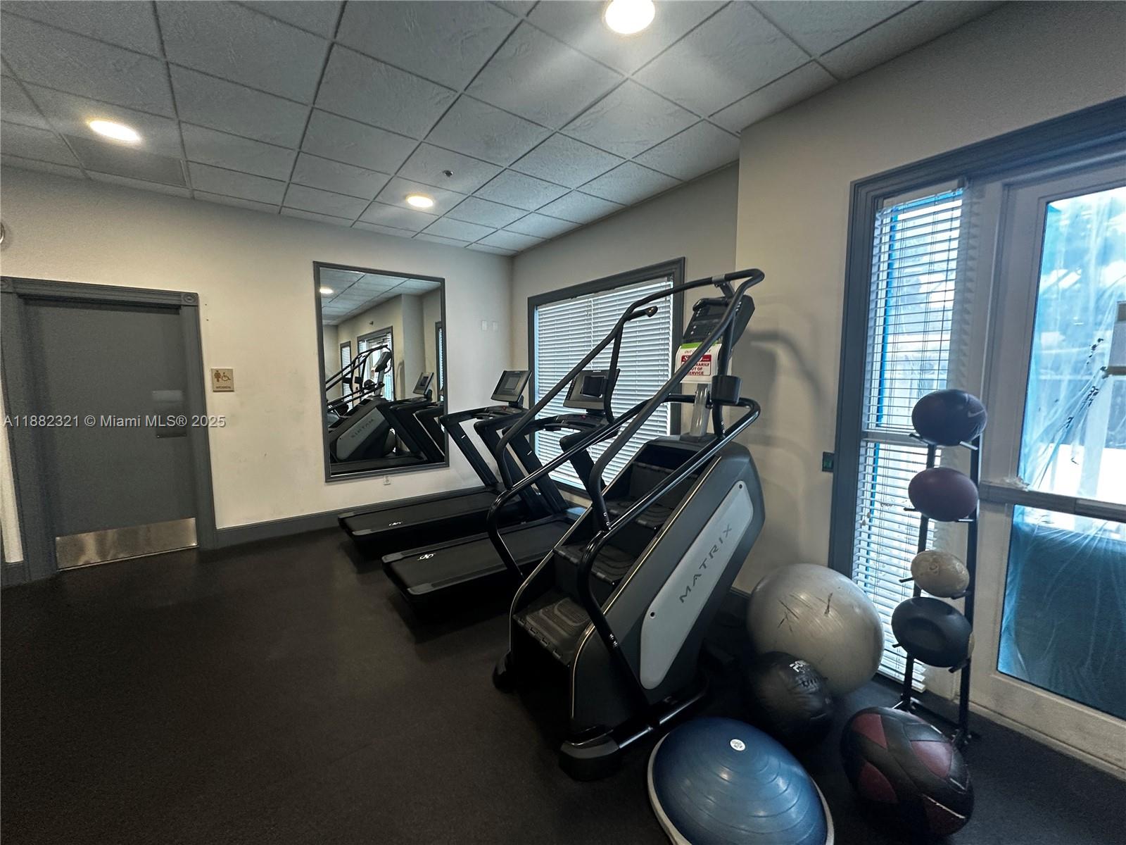 DA VINCI ON DOUGLAS CONDO - Residential Lease
