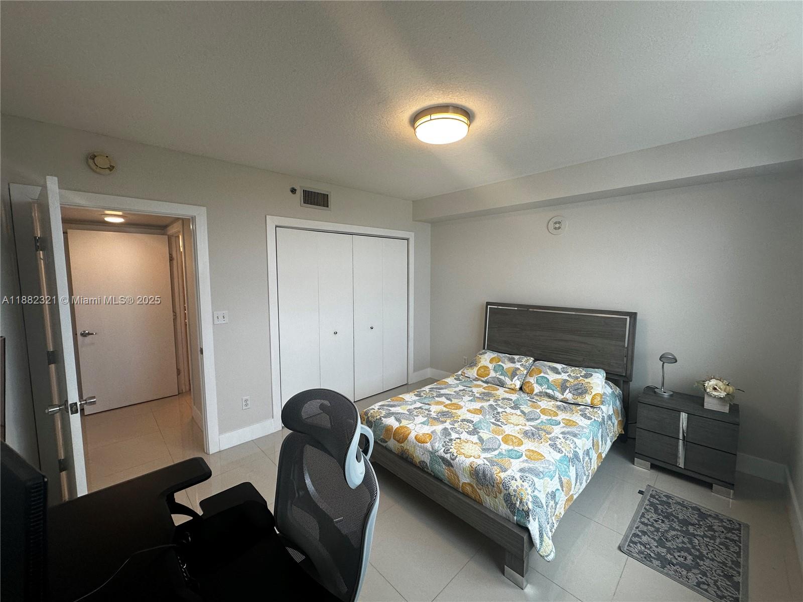 DA VINCI ON DOUGLAS CONDO - Residential Lease