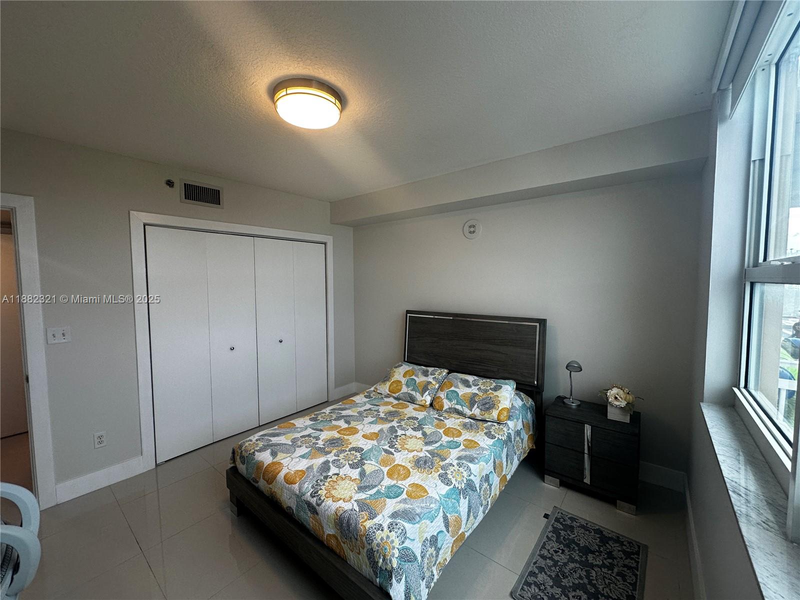 DA VINCI ON DOUGLAS CONDO - Residential Lease