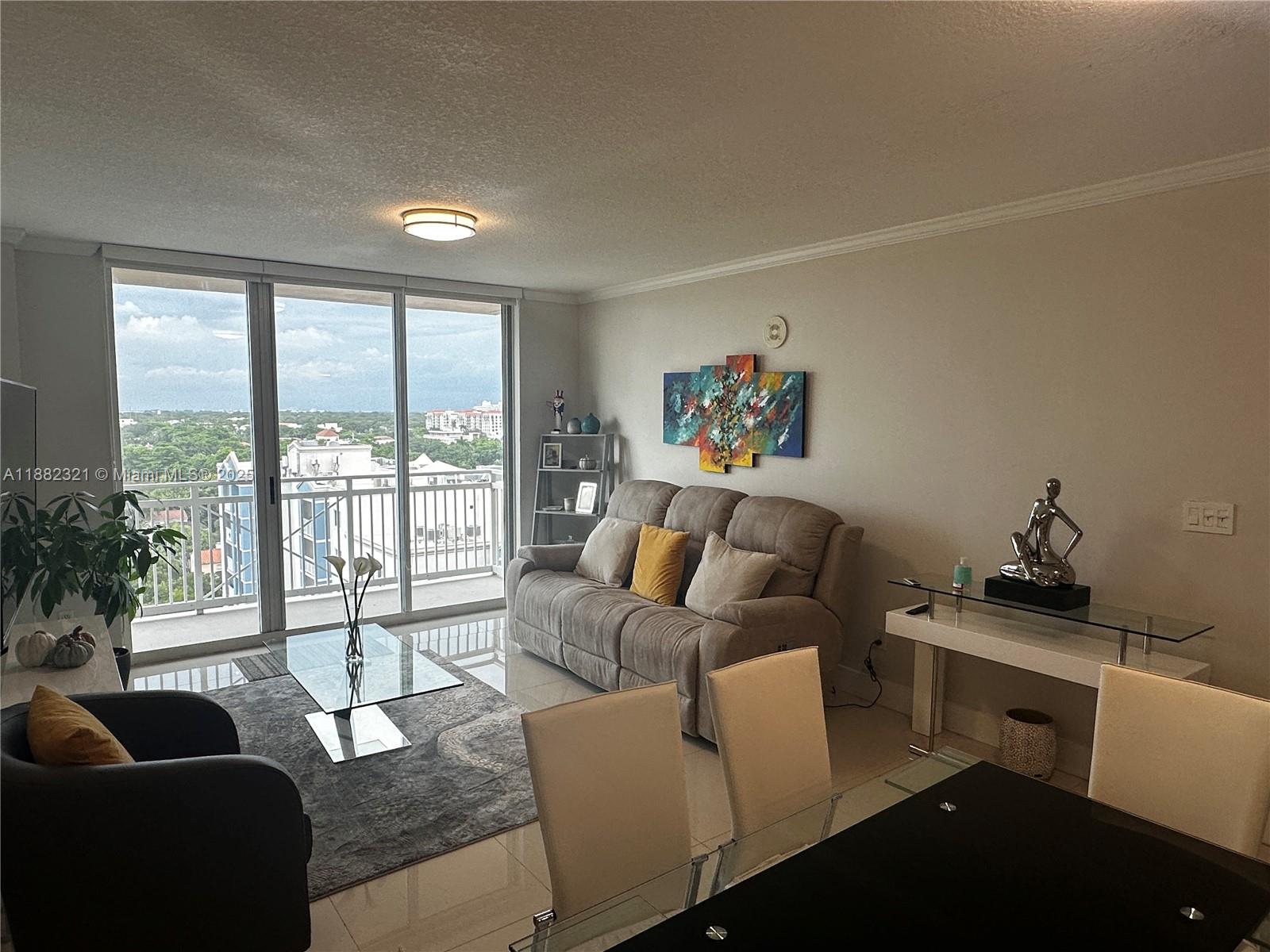 DA VINCI ON DOUGLAS CONDO - Residential Lease