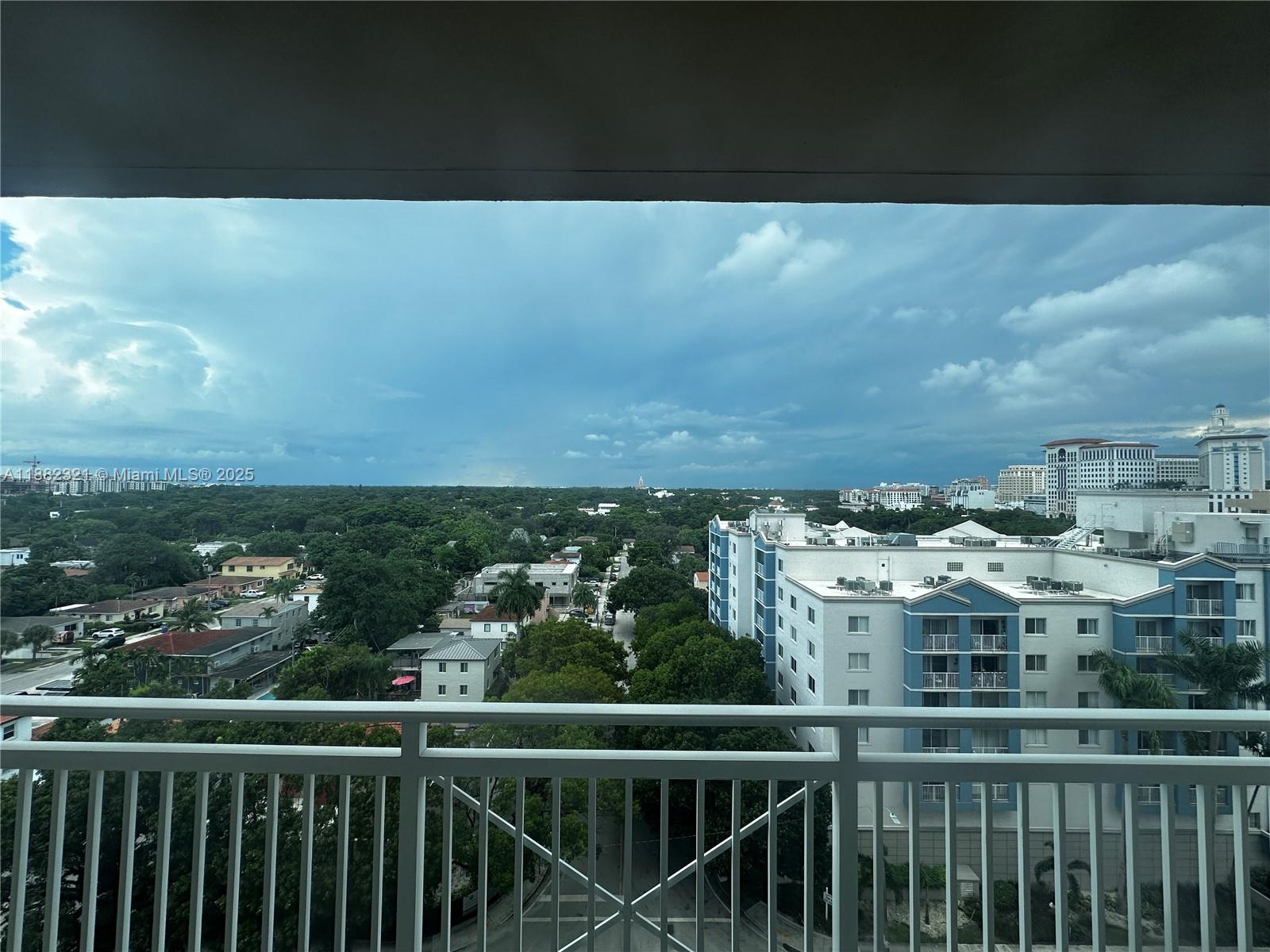 DA VINCI ON DOUGLAS CONDO - Residential Lease