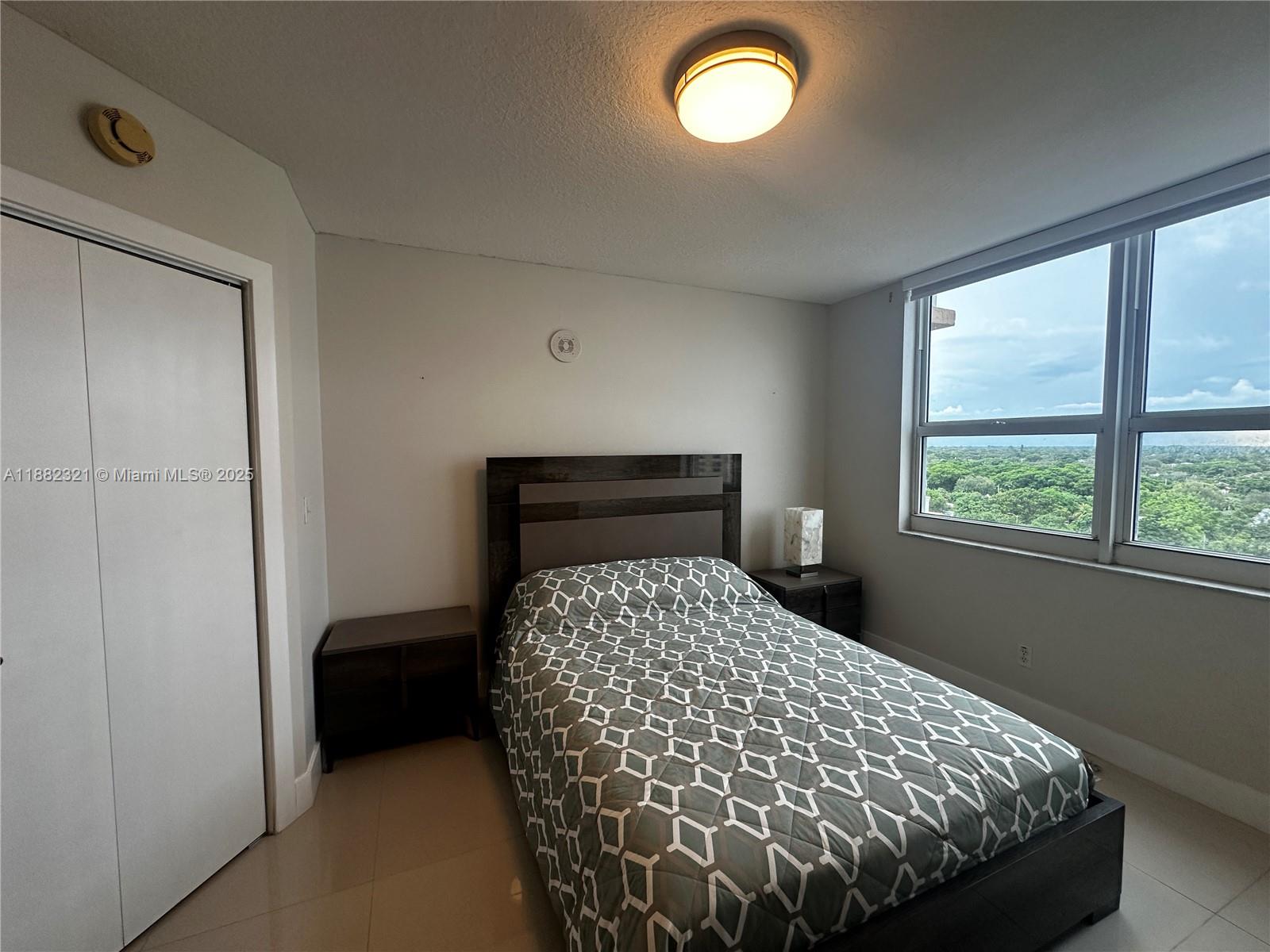 DA VINCI ON DOUGLAS CONDO - Residential Lease