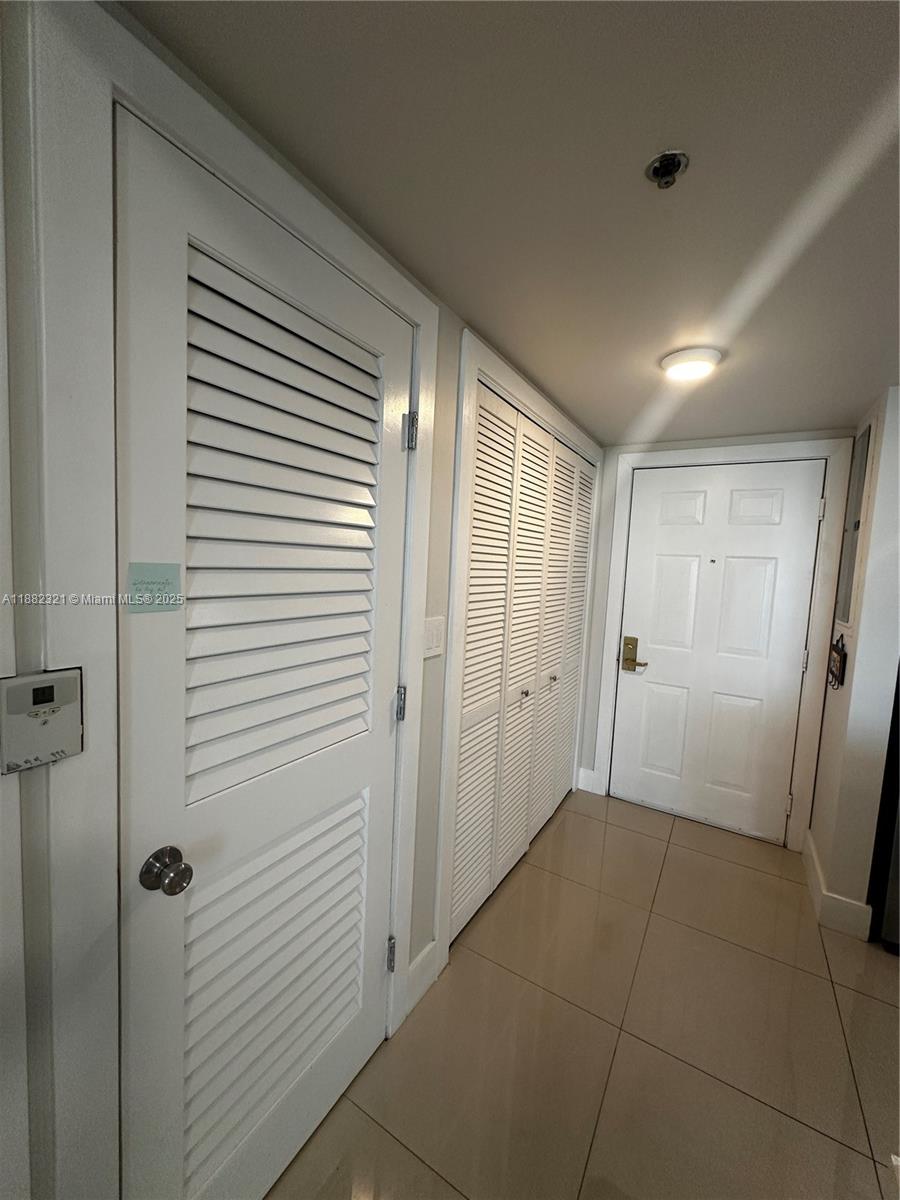 DA VINCI ON DOUGLAS CONDO - Residential Lease