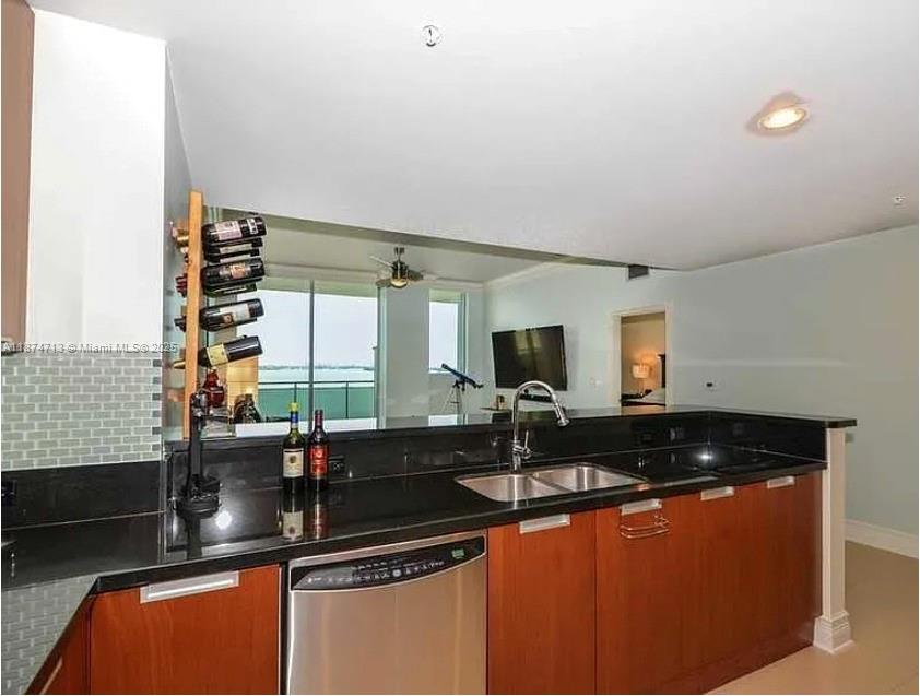 THE LEXI CONDO - Residential Lease