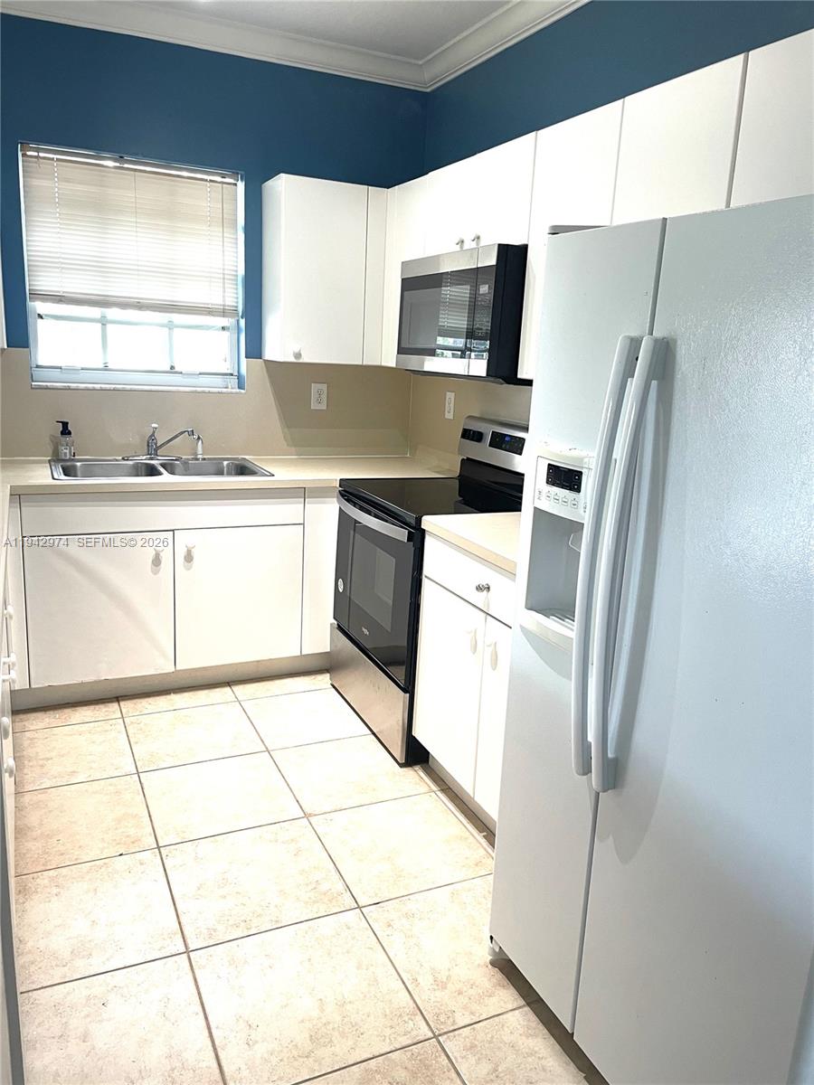 LAS BRISAS AT DORAL CONDO - Residential