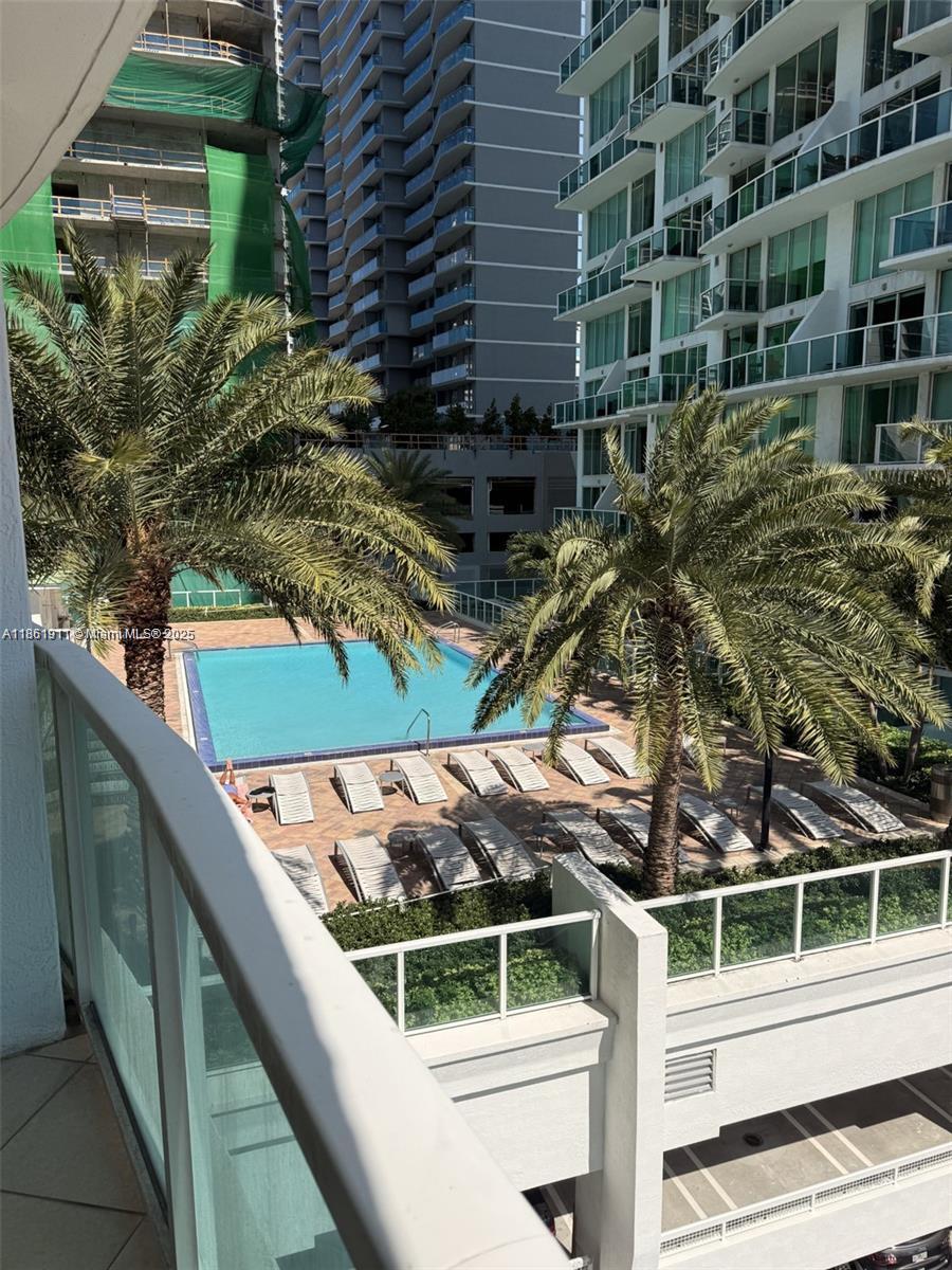 31 SE 5th 1411