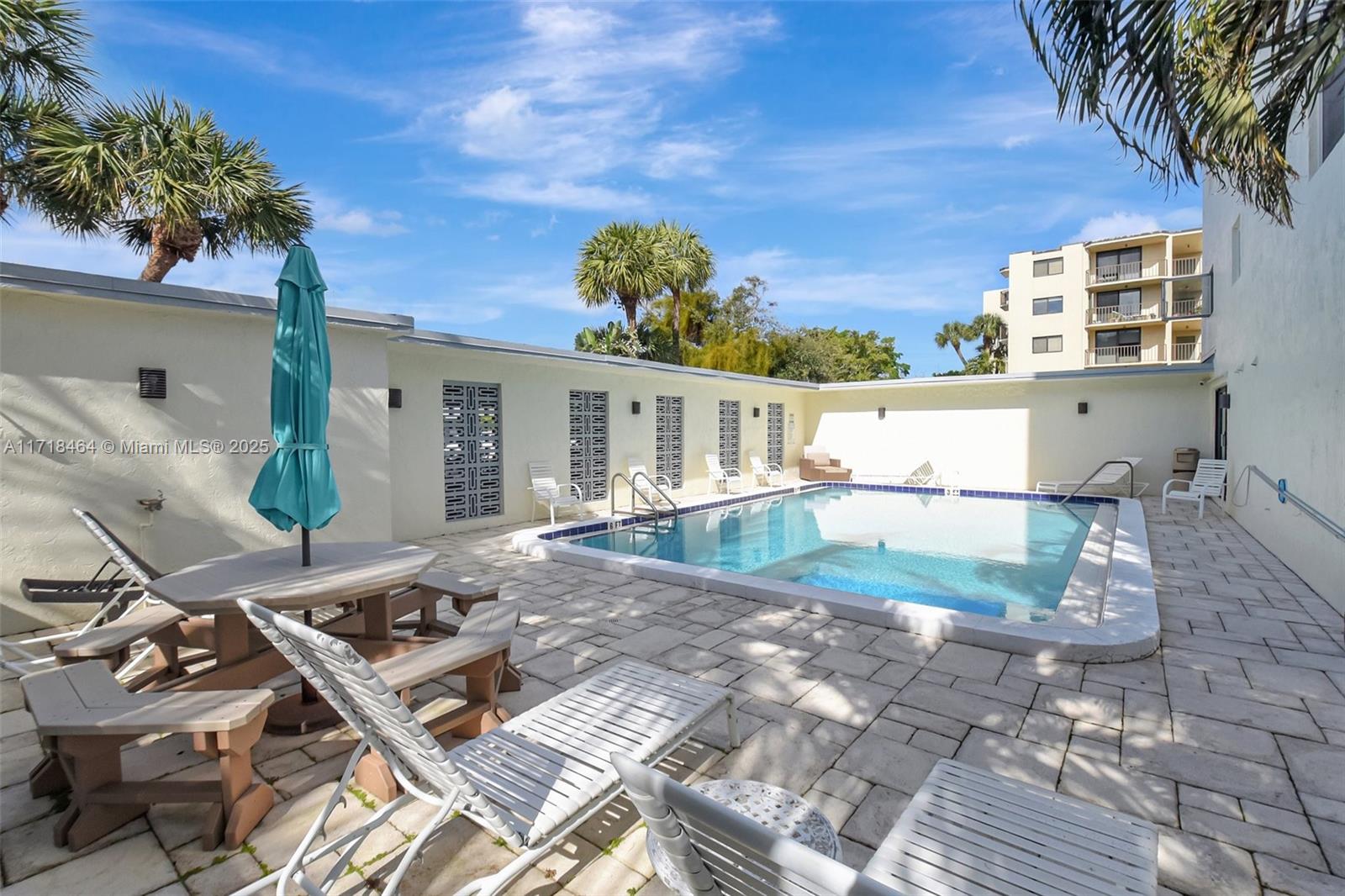 JAMES PLACE CONDO - Residential
