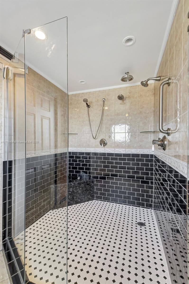 JAMES PLACE CONDO - Residential