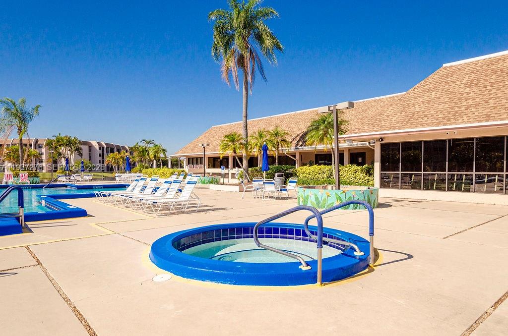 SUNRISE LAKES 201 CONDO - Residential