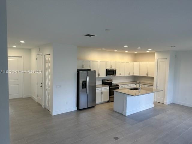 SKY COVE - Residential Lease