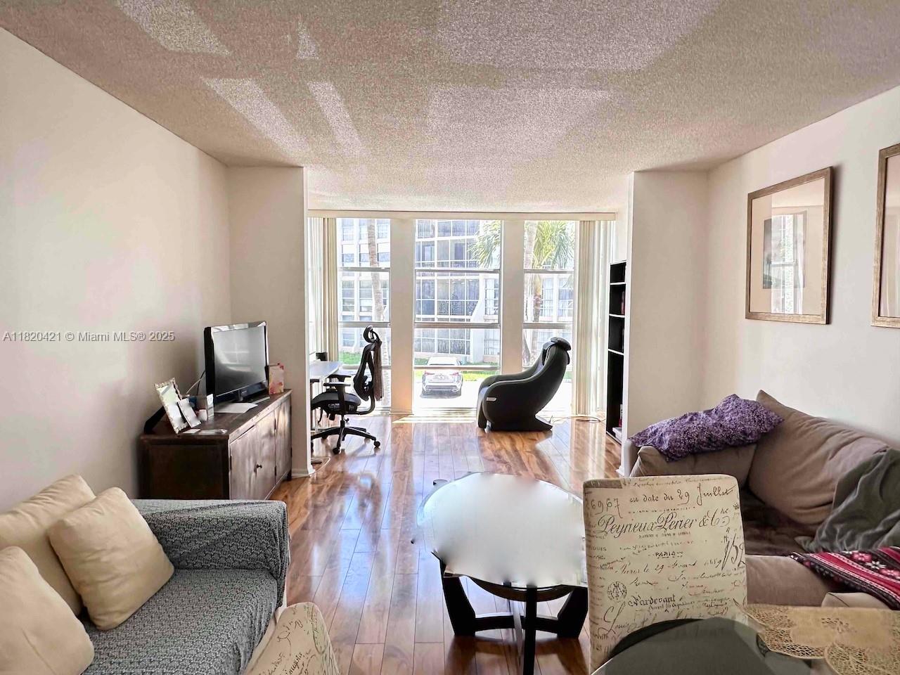 DESOTO PARK CONDO - Residential Lease