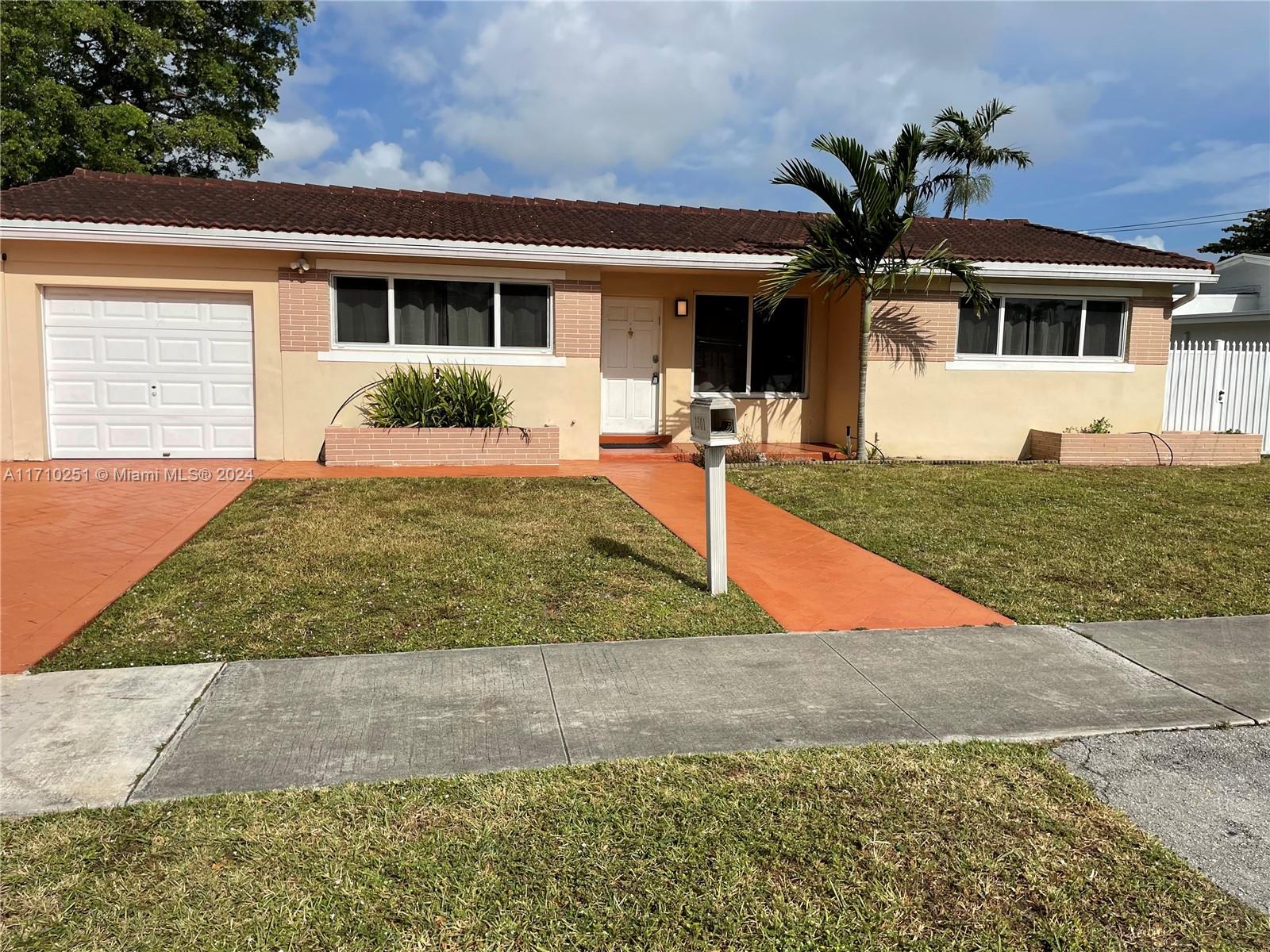 WELCOME TO YOUR LAKE FRONT SINGLE FAMILY HOME WITH ABOUT 75 FEET OF WATER FRONTAGE. 3/2, ONE CAR GARAGE.
GREAT LOCATION, CONVENIETLY LOCATED NEAR AVENTURA, GULFSTREAM , MAJOR ROADS AND WITHIN WALKING DISTANCE TO AVENTURA WATERWAYS ELEMENTARY SCHOOL, HOUSES OF WORSHIP.