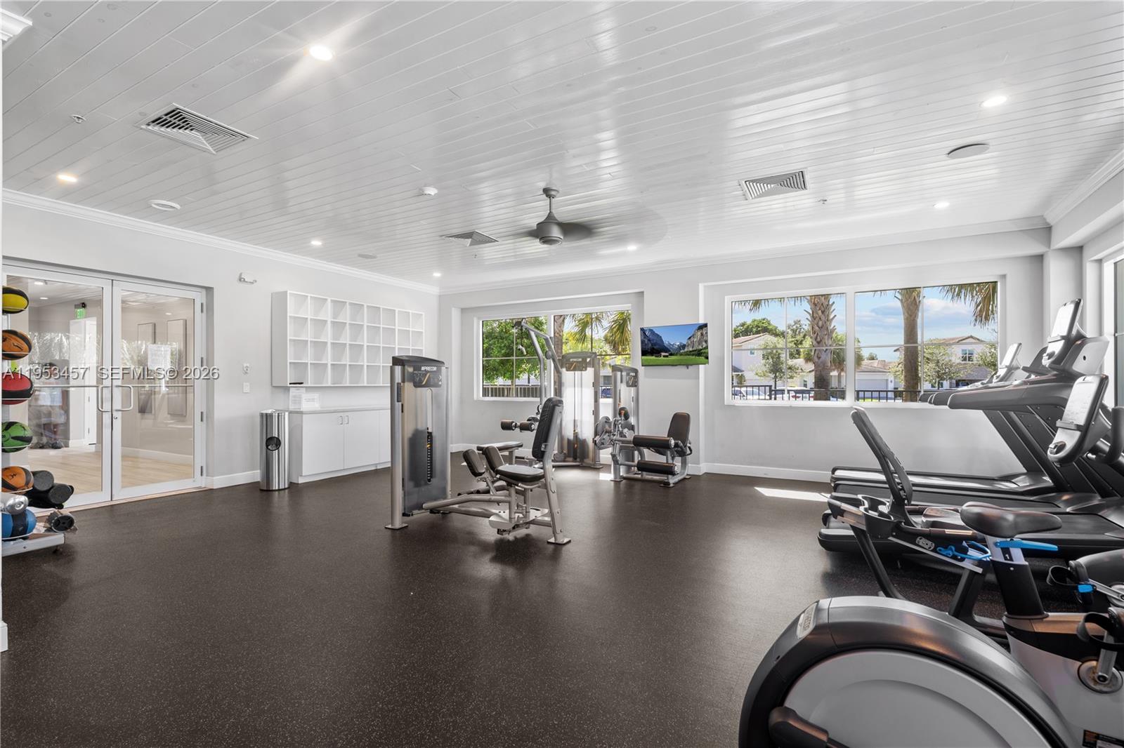 CRYSTAL LAKE 1ST SEC - Residential