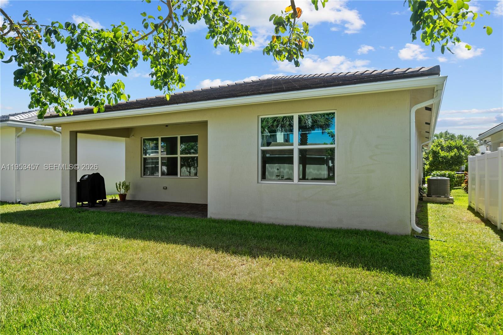 CRYSTAL LAKE 1ST SEC - Residential