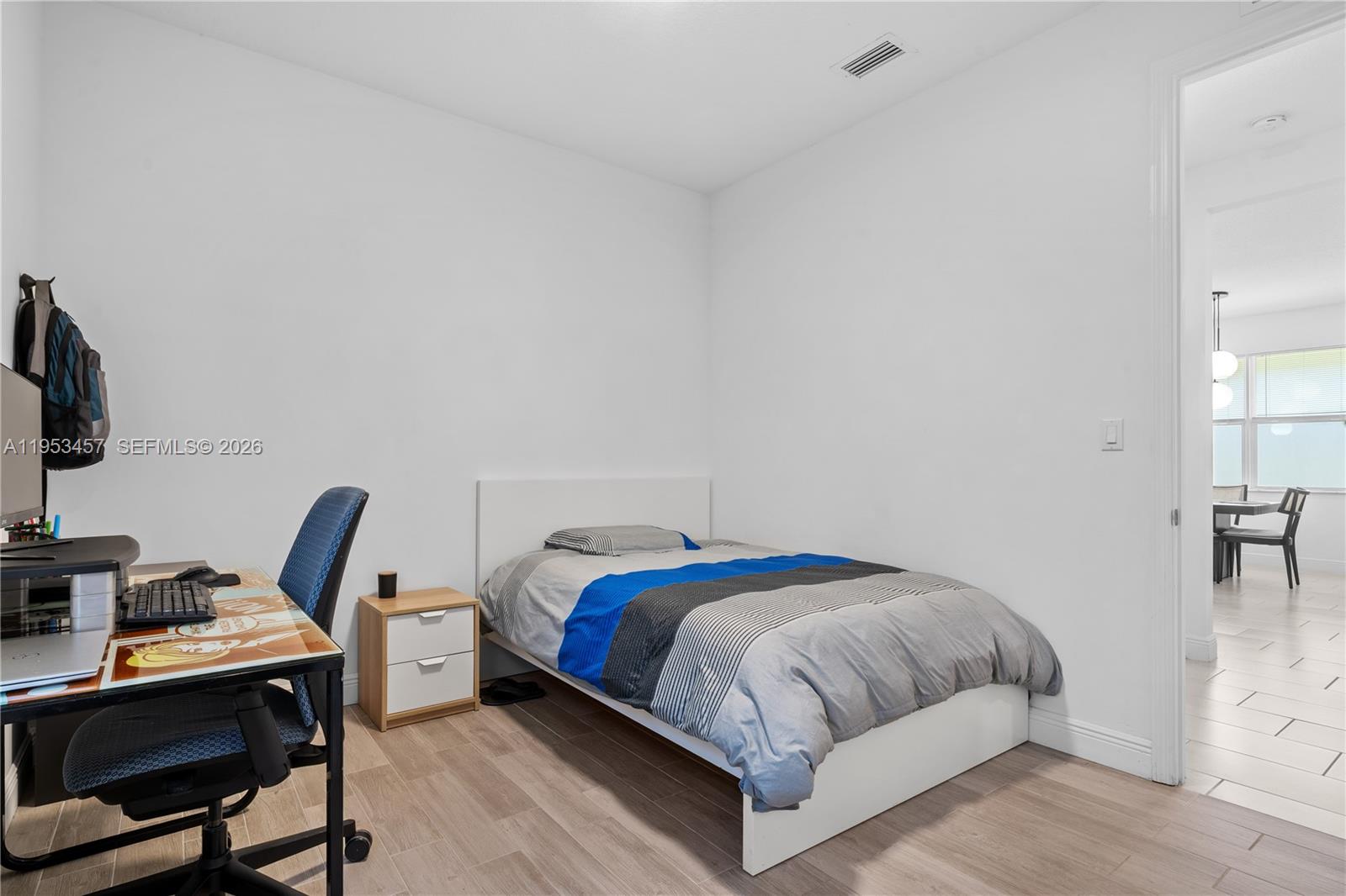 CRYSTAL LAKE 1ST SEC - Residential