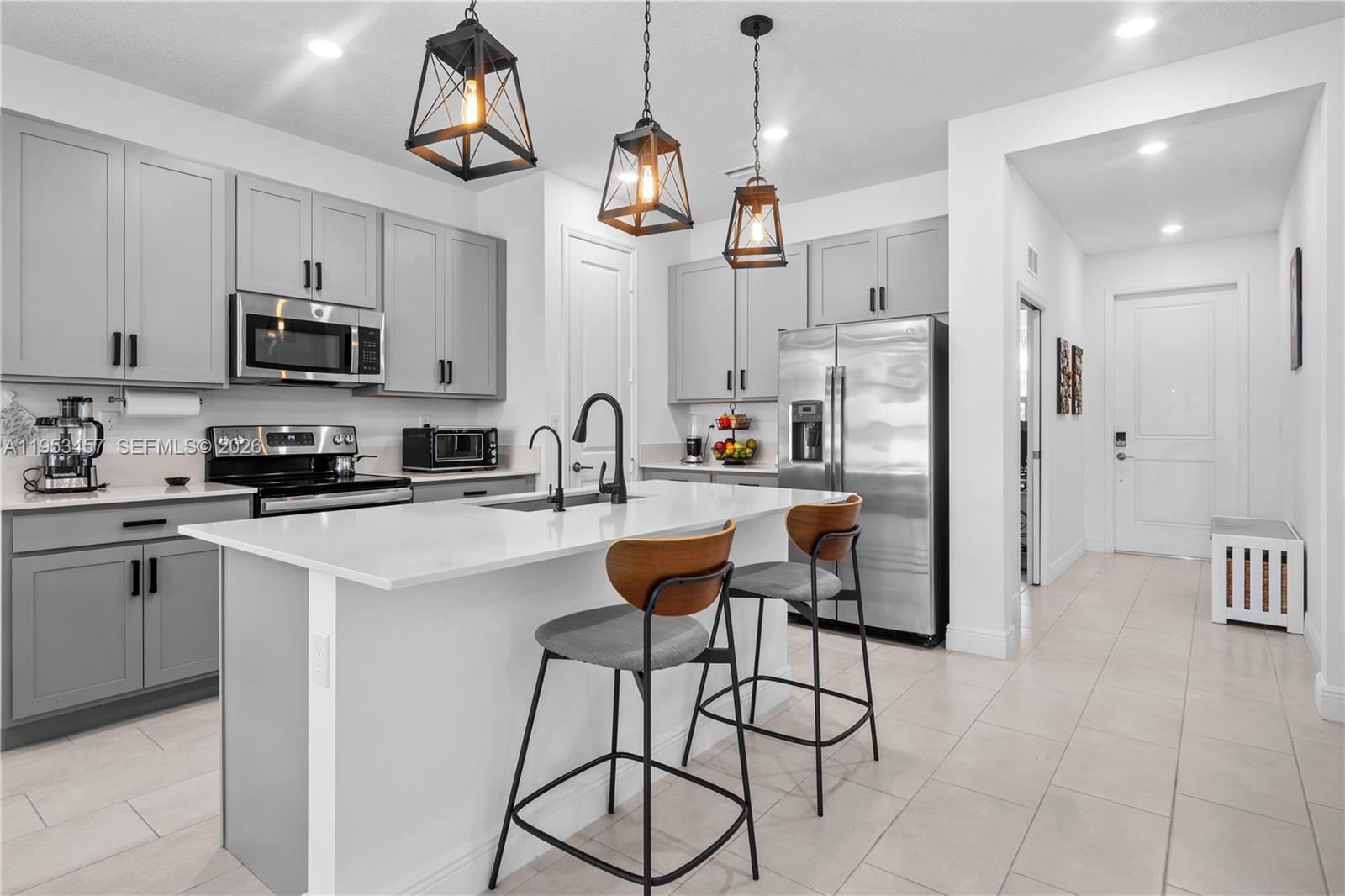 CRYSTAL LAKE 1ST SEC - Residential