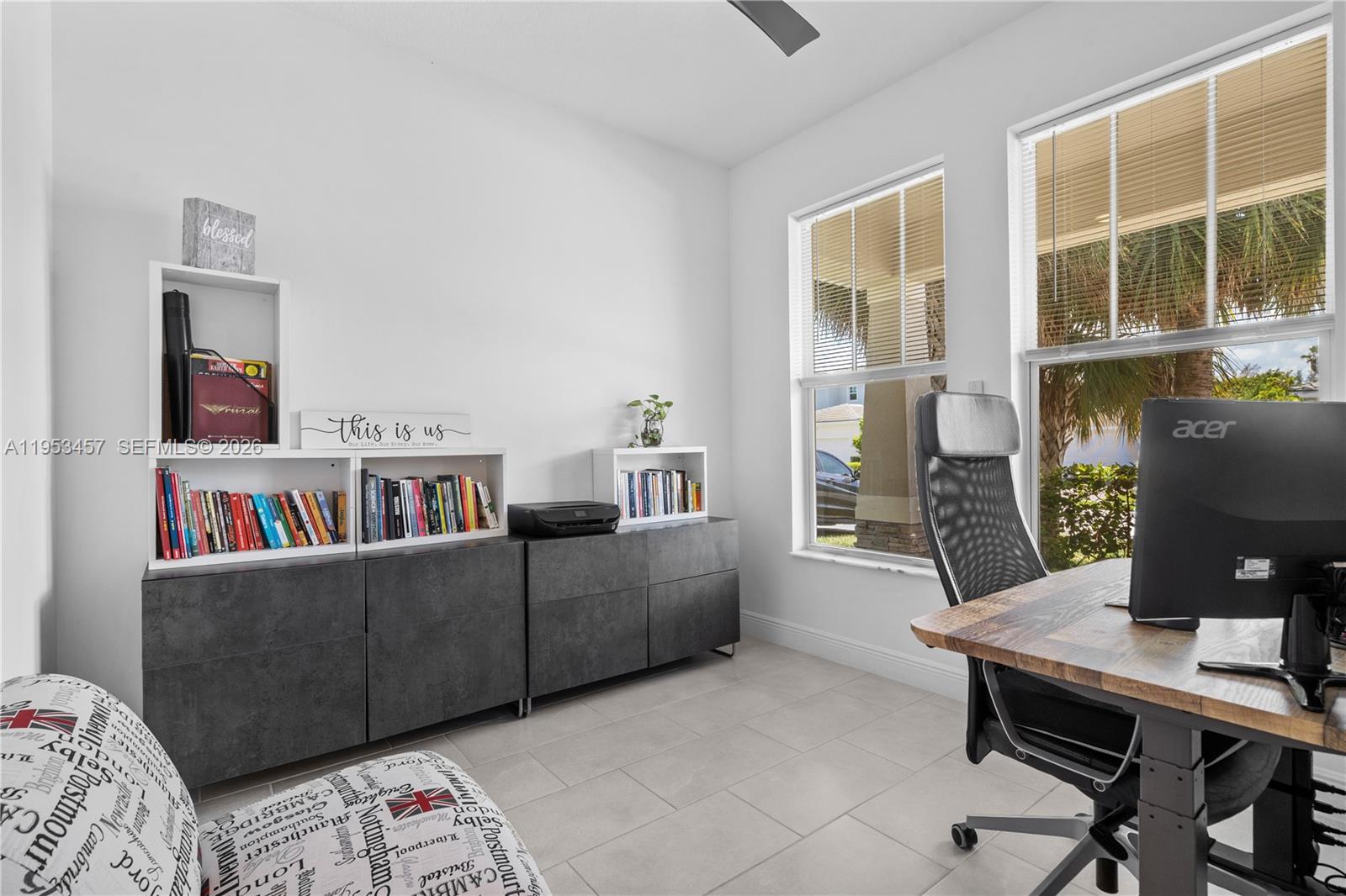 CRYSTAL LAKE 1ST SEC - Residential