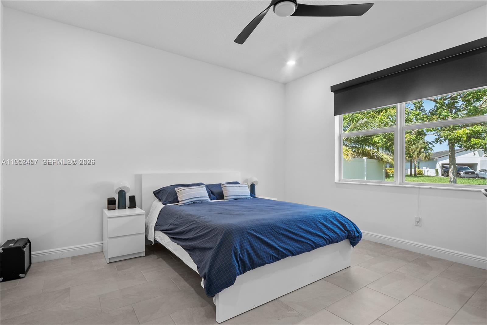 CRYSTAL LAKE 1ST SEC - Residential