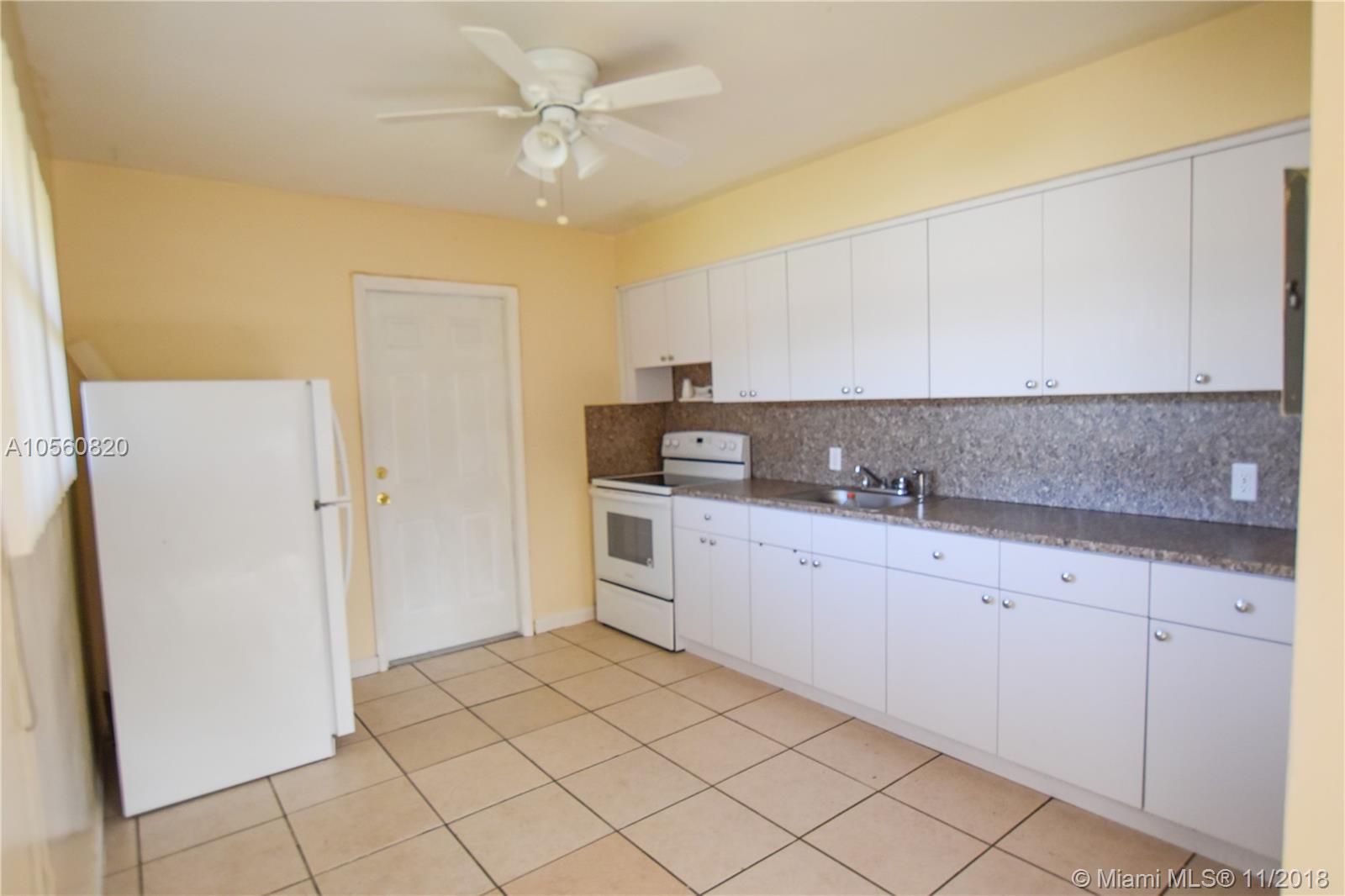 DAVIS CITRUS FARMS - Residential Lease