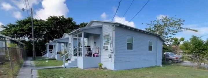Detached Triplex- CA$H FLOW!! INVESTORS DREAM!! (3 Separate Units). Just a few minutes from booming downtown WPB. Each unit has Two bedrooms and One bath, with spacious living areas, covered front porch, open street parking area. Completely renovated, new appliances, new bathroom, new paint, new windows, new air conditioner, new doors. Separate electric and water meters (Tenants pay for Utilities electricity/Water & Trash). Units are all rented each for $1,500 +-, with security deposits and last month's rent in reserve. One unit has washer/dryer hook up and one has washer/dryer in place. All 3 PVC Pipes |Hydro jetted | cleaned | re-strapped | pitch replaced | to main line.
10 minutes to beautiful Downtown Shopping, Beaches & More.
