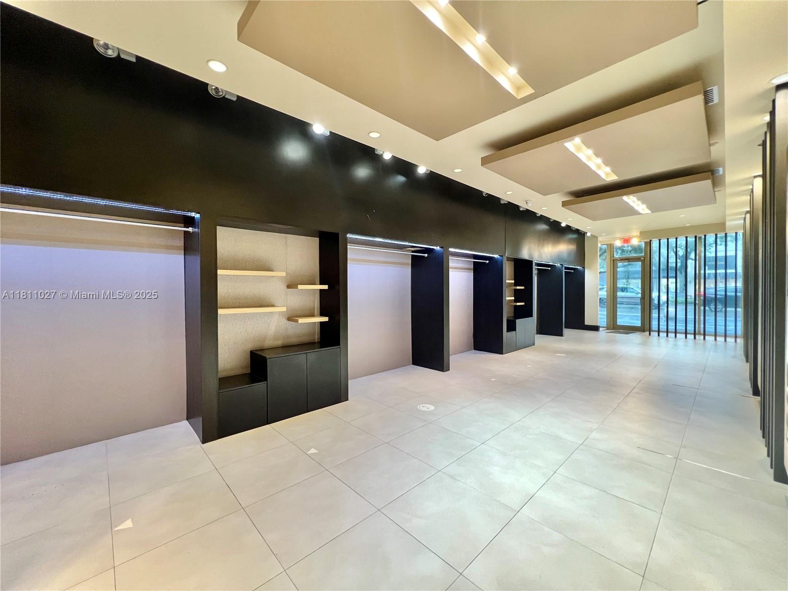 Prime updated Retail Bay "On the Mile". Fantastic High Visibility CBD Location with Excellent Foot Traffic. Updated Dry Retail Buildout suitable for a variety of Retail Uses including Apparel, Salon, Wellness, Health/Beauty, Service Retail and much more. Ample parking available at this site with large City surface lot immediately in the rear of the unit, Valet parking directly in front of the Retail Bay, with additional street parking available. Excellent demographics at the Site with +/- 37k vehicles per day. Neighboring Tenants include Rosa Clara Bridal, Seasons 52, Bodega, Maiz Y Agave, Mint Wellness Center and many other successful businesses. Asking $55 PSF NNN Fantastic space and great location for your business