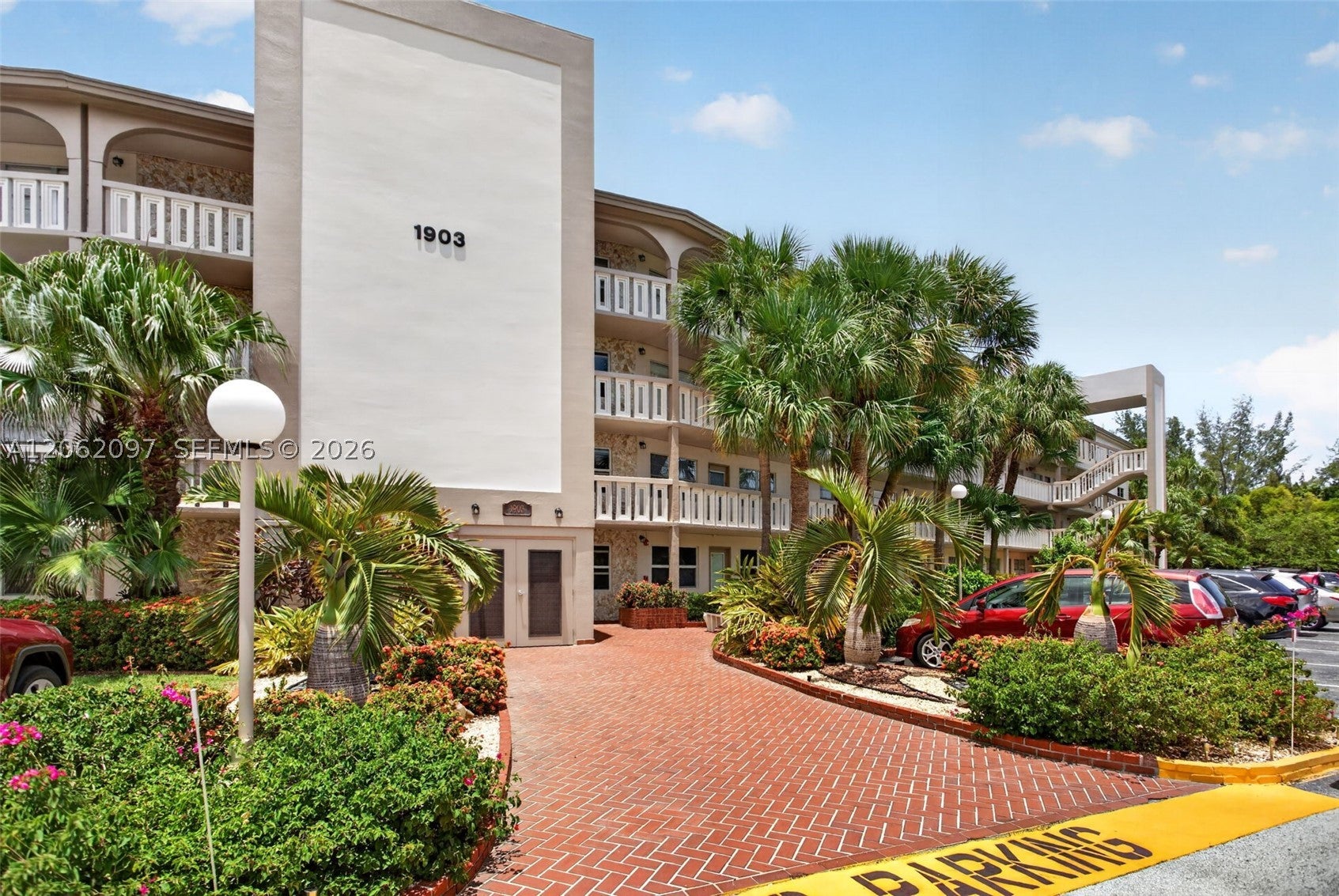 1903 Bermuda Cir