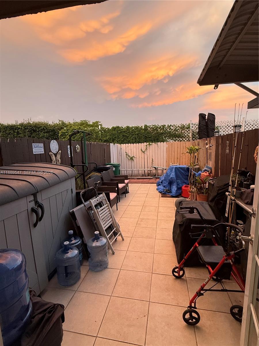 VILLAS UNIVERSITY SQUARE - Residential