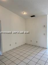 LAKES MEADOW VILG HOMES C - Residential Lease